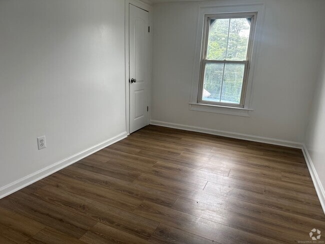 Building Photo - 107 Willow St Rental