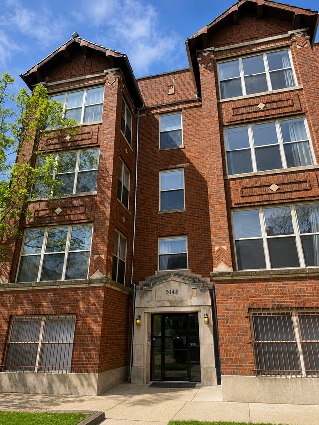 Building Photo - 5134 S Ingleside Ave Unit 2D