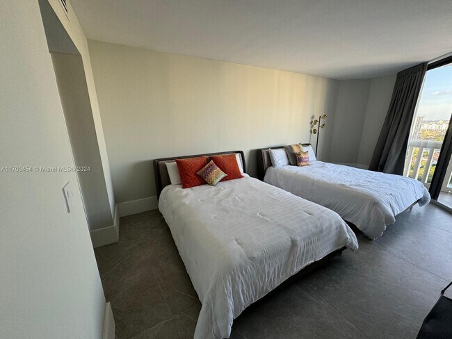 Photo - 2000 Island Blvd Unit 2404