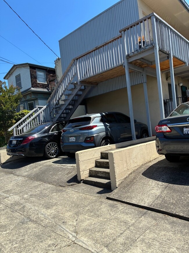 Photo - 663 Alcatraz Ave Unit 5