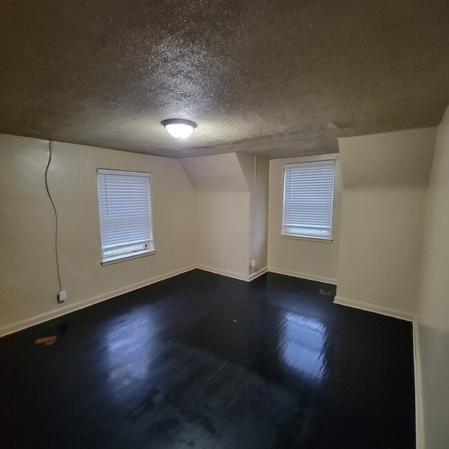 Photo - 4BR House w/2-car Garage & Fenced Backyard