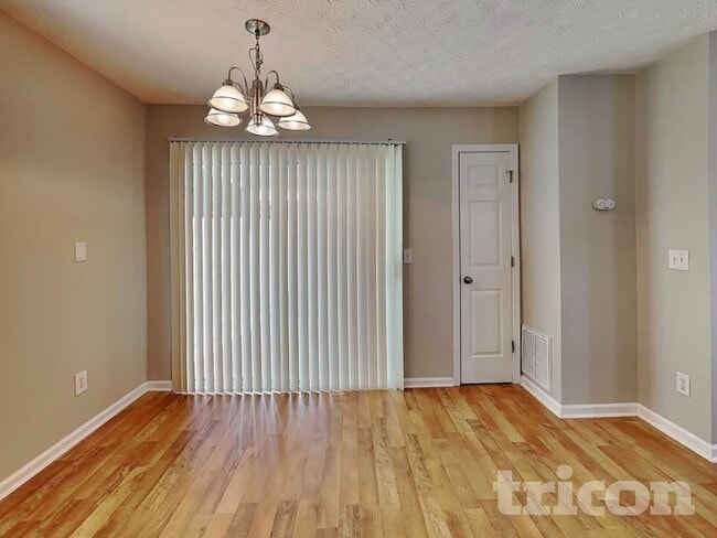 Photo - 250 Oak Grove Way