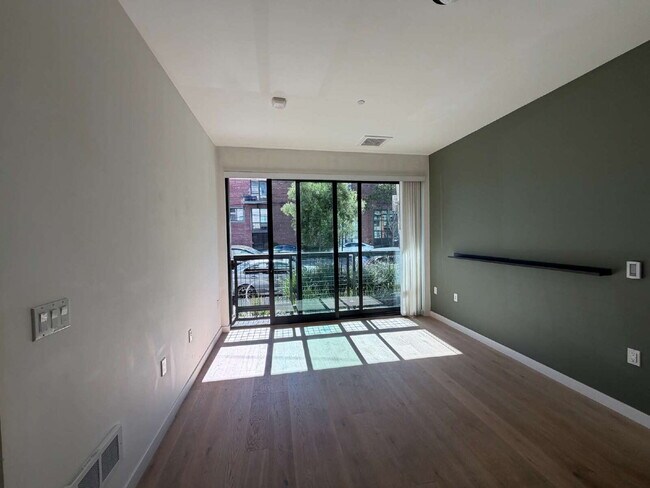 Luxurious Updated Condo in Dogpatch
