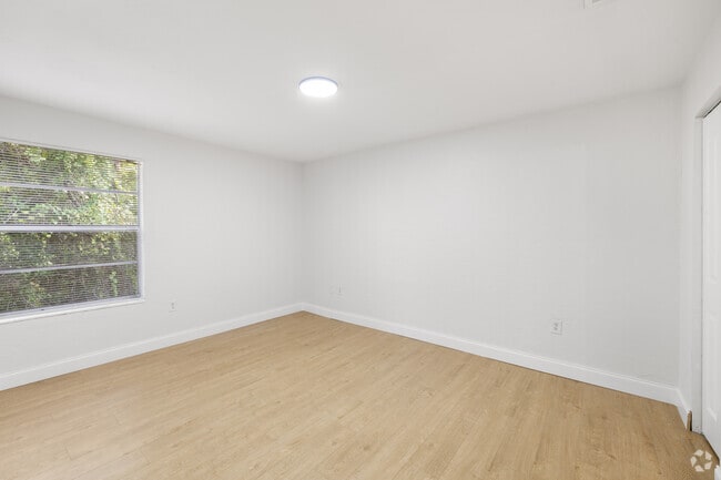 1BR, 1BA - 530SF - Bedroom