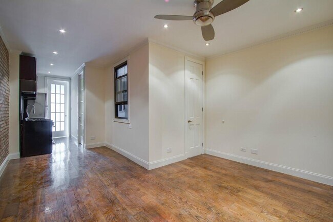 Photo - 70 W 128th St Unidad 4D