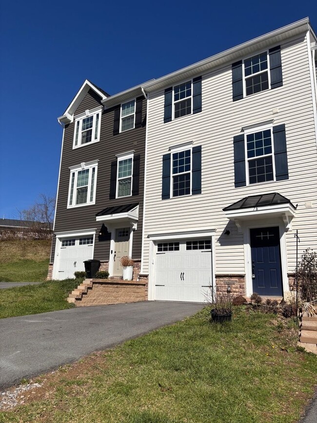 Building Photo - Newly built 3 Bed/2 Bath Townhouse- Available Now!!!