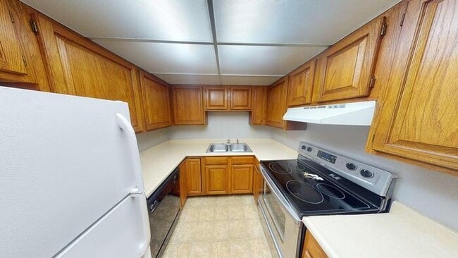 Photo - 1727 N Grandview Ln Unit 202