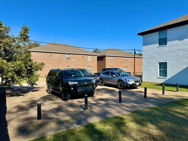 Photo - Spacious 4/2 Walking Distance to Baylor Ca... Unit B