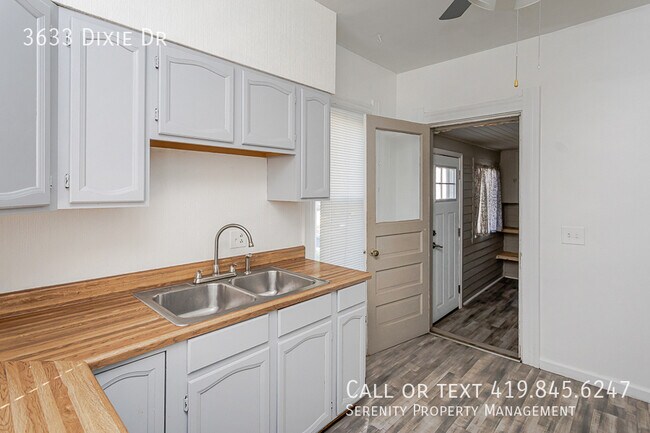 Photo - 3633 Dixie Dr
