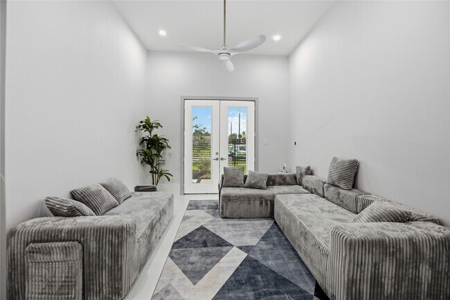 Photo - 3458 Simmons St
