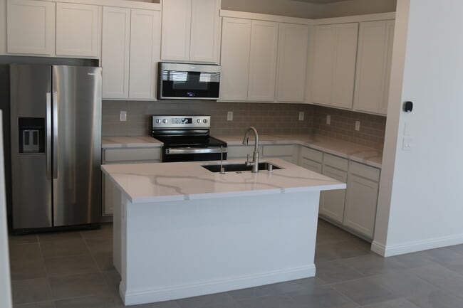Building Photo - 206 Vanhoy Ave Rental