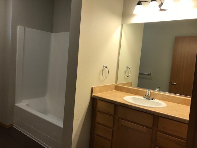 Salnave Glen Apartments