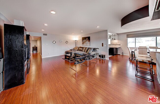 Photo - 4445 Cartwright Ave Unit 315