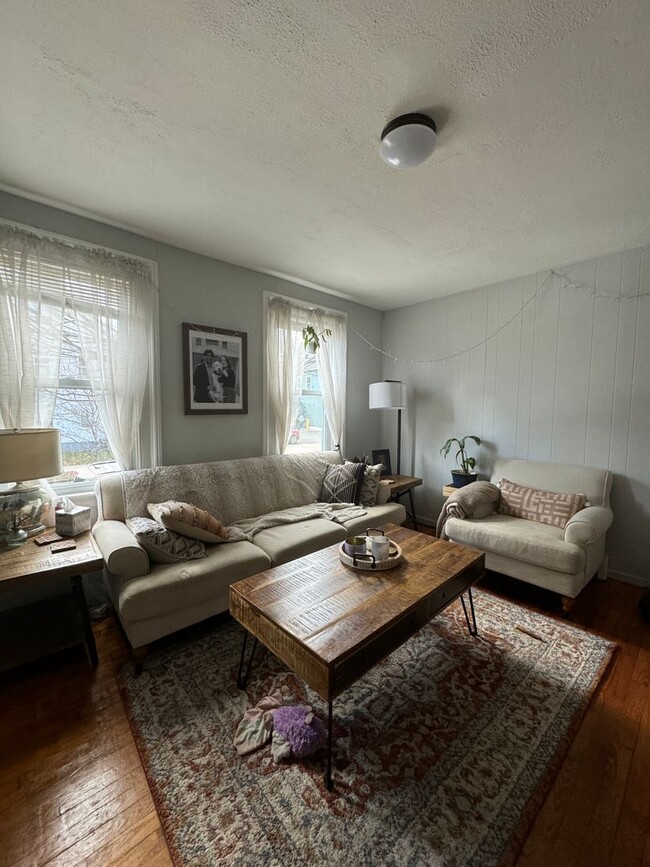 Building Photo - 185 Willow St Unit 1 Rental