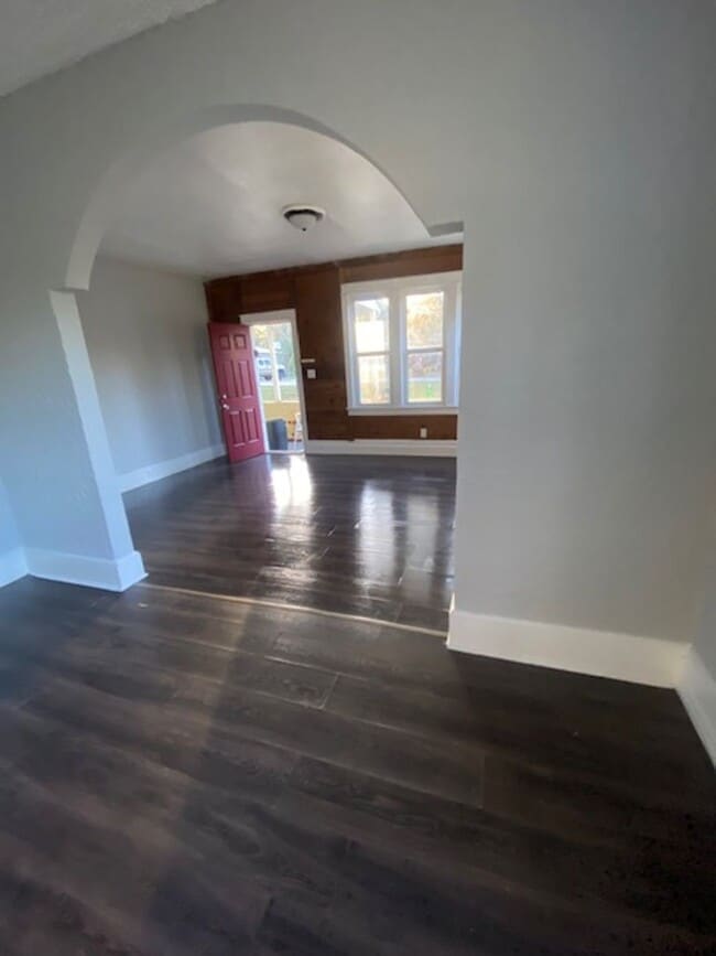 Photo - 2 Bed 1 Bath Home | Pet Friendly | Washer Dryer Hook Ups | Section 8 Welcome