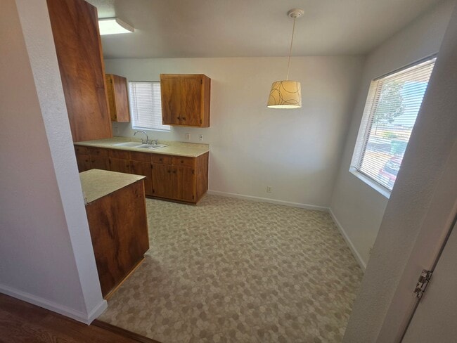 299 N Marguerite Ave