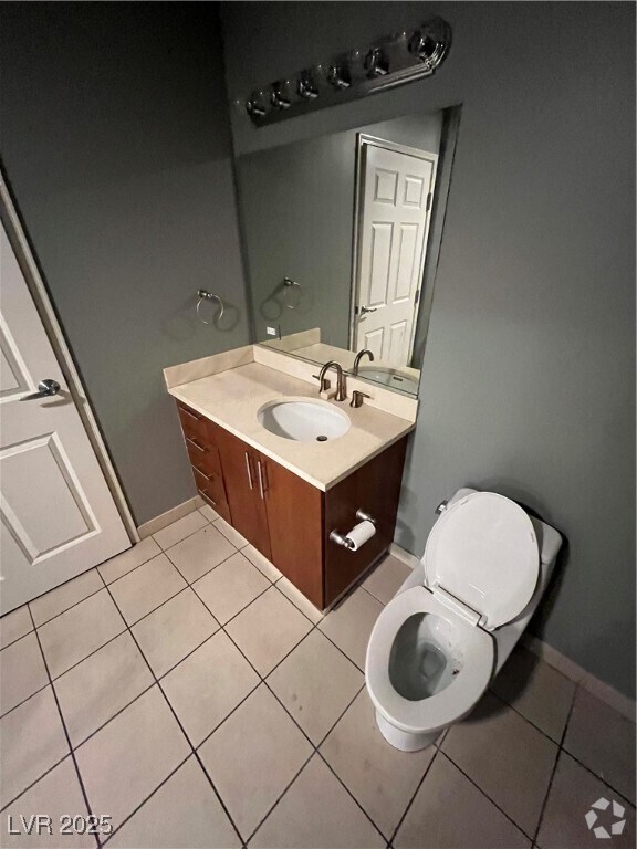 Building Photo - 200 W Sahara Ave Unit 209 Rental