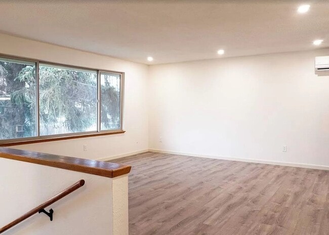 Photo - Large 4 Bed, 2 Bath House Available For Rent*