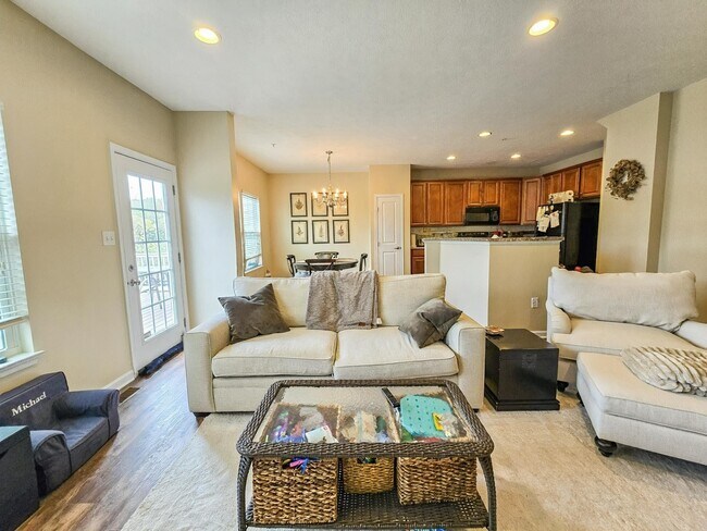 Photo - 813 Fairgate Dr