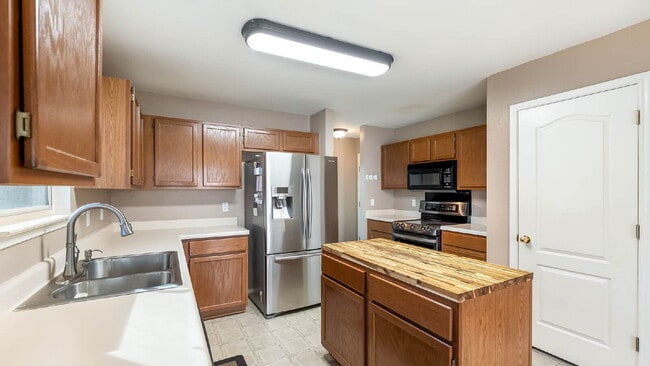 Photo - 638 Coral Harbor