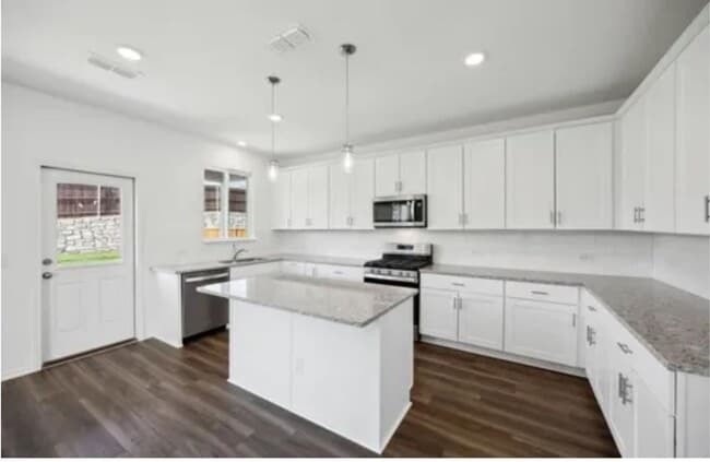 Photo - 701 Union Dr