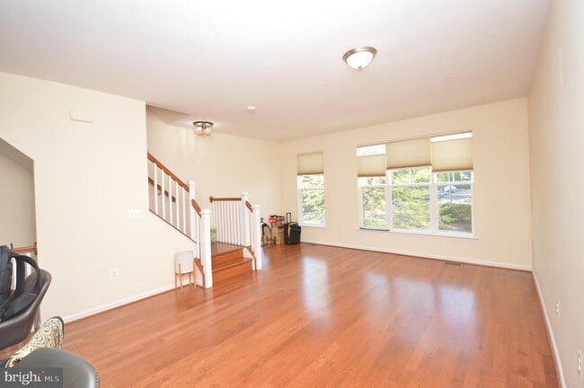 Building Photo - 1571 Renate Dr