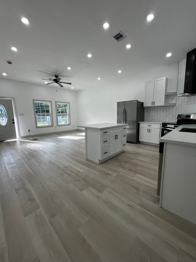 Photo - 982 Dundee Dr Unit 984