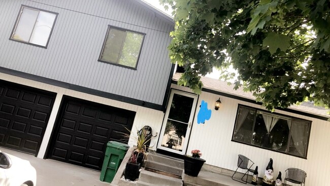 Building Photo - 313 N Oklahoma St