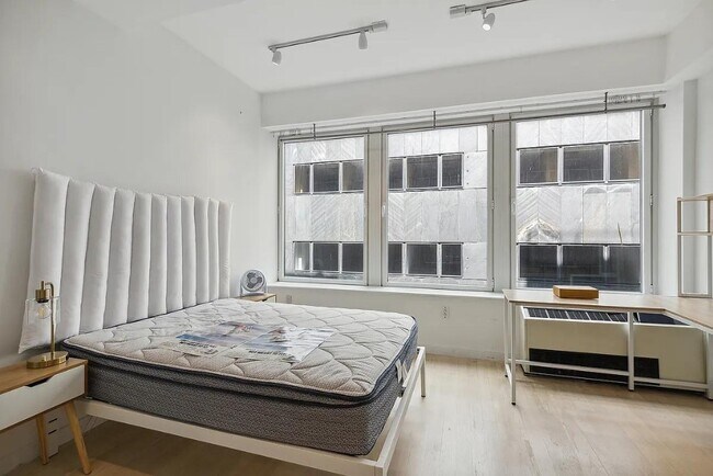 Photo - 90 William St Unit 11G