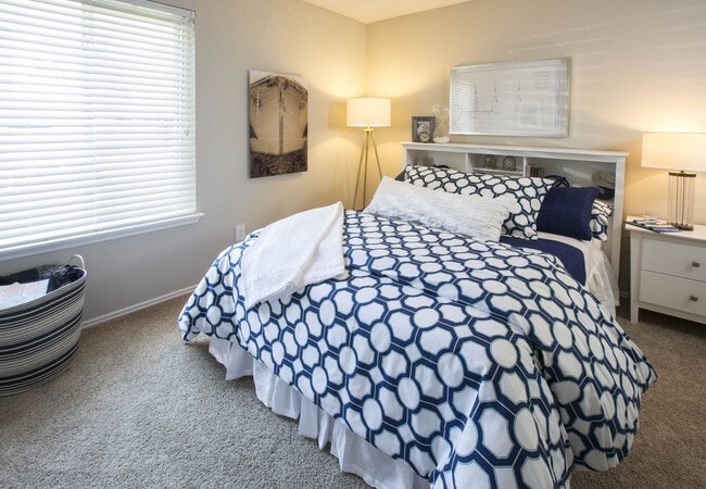 Photo - Sherwood Crossing