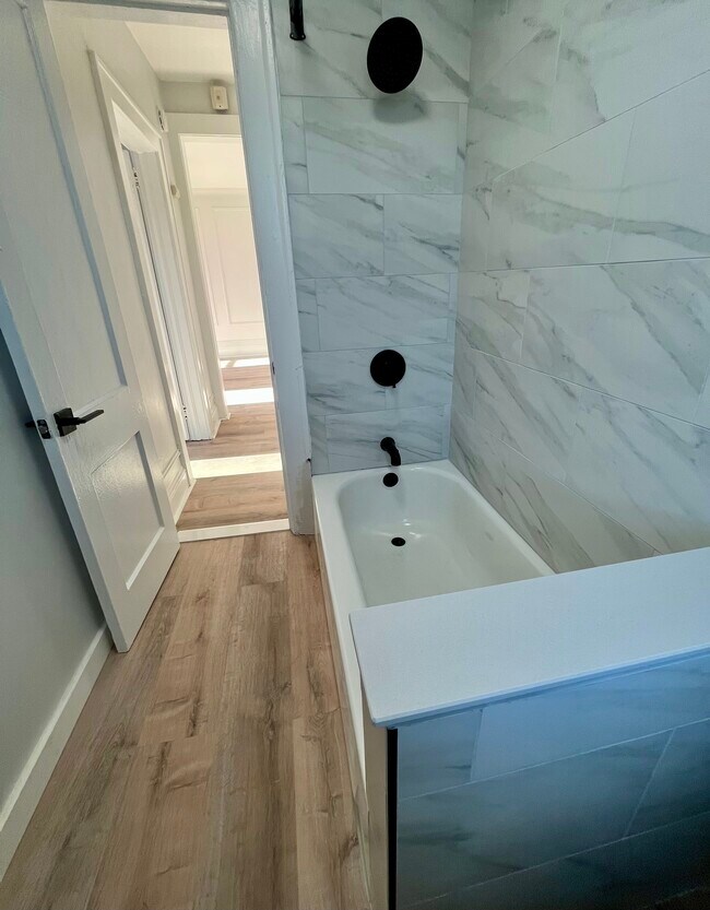 Photo - 300 Elm Place