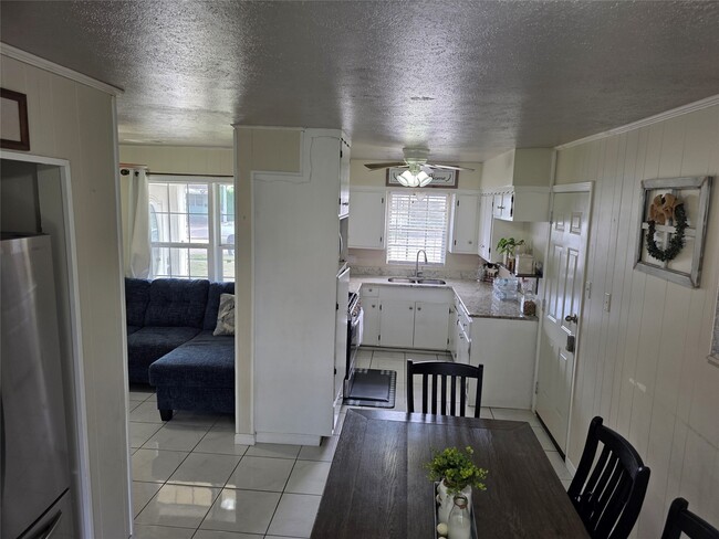 Photo - 10315 Carthage Dr