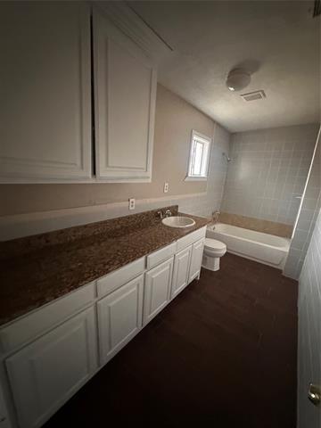 Photo - 1208 W Hall St