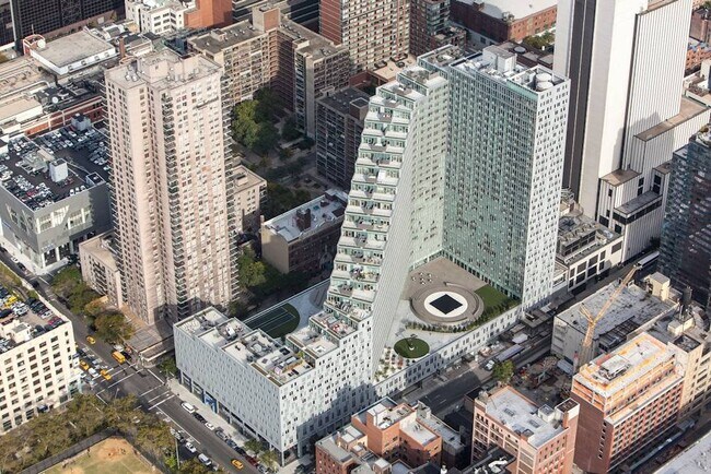 Photo - 550 W 54th St House