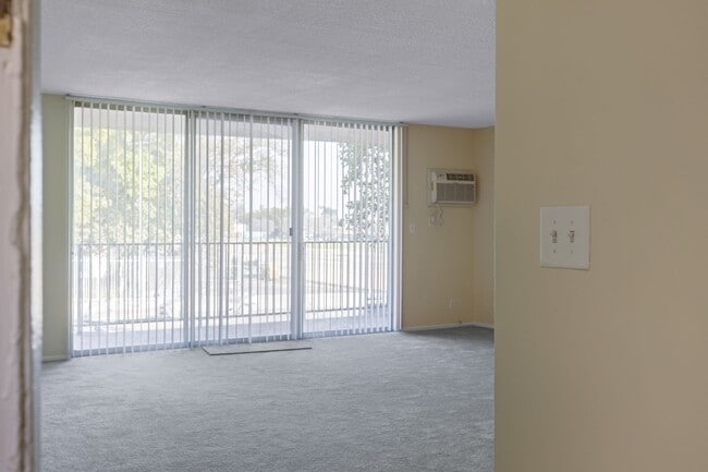 Photo - 8421 Lindley Ave Unit 8