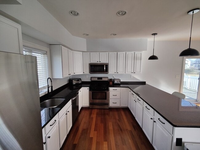 Photo - 36 Monroe St