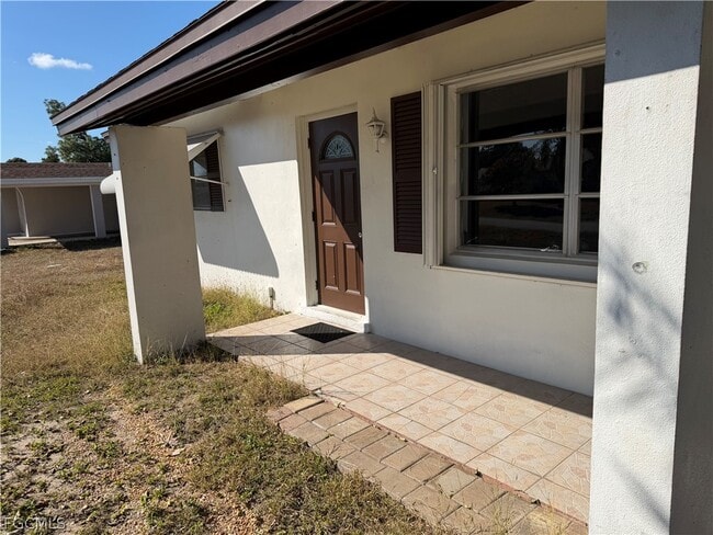 Building Photo - 303 Canyon Dr N