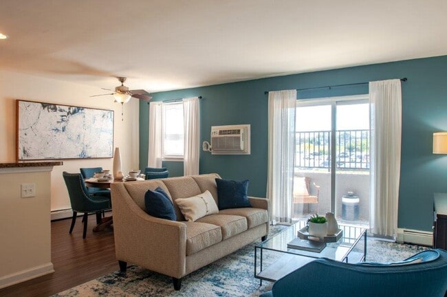 Hill Brook Place Apartment Homes