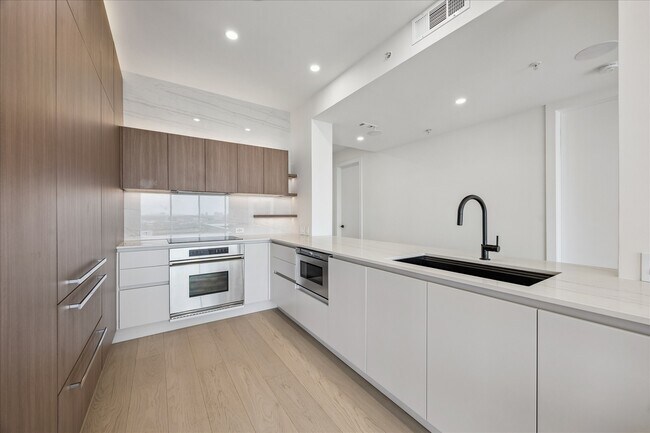 Photo - 3333 Allen Pkwy Unit 1905