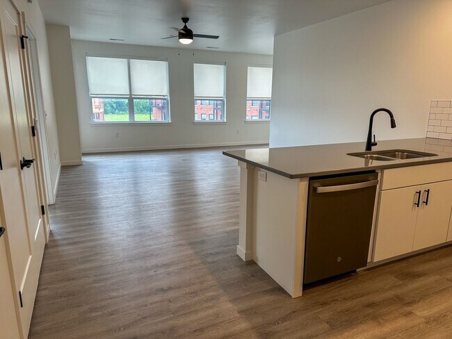 Photo - 1051 Quarry Ln Unit 101
