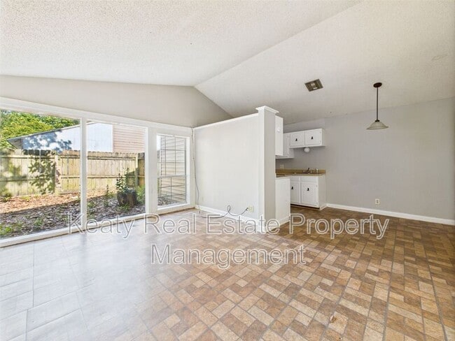 Photo - 513 Fox Run Ave