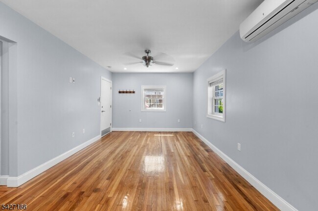 Photo - 12 Roosevelt Ave