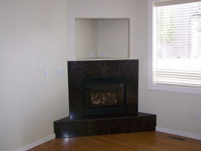 812 W Oregon Ave