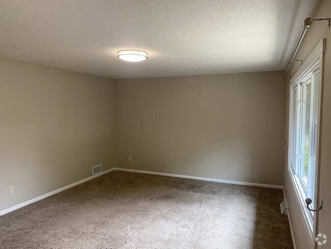 Building Photo - 10610 Johnson Cir Unit 10610 Johnson Cir Rental