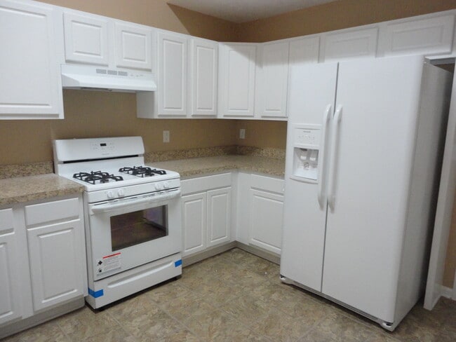 Photo - 725 Windsor Brook Ln