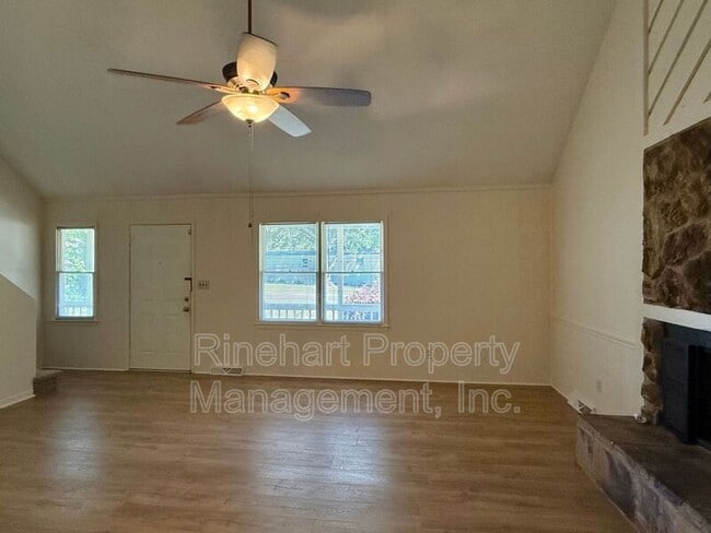 Photo - 2083 Ridgecrest Rd