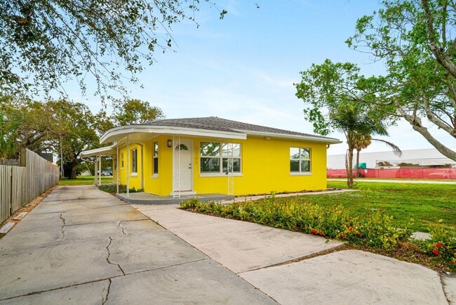 Photo - 1205 Longwood St