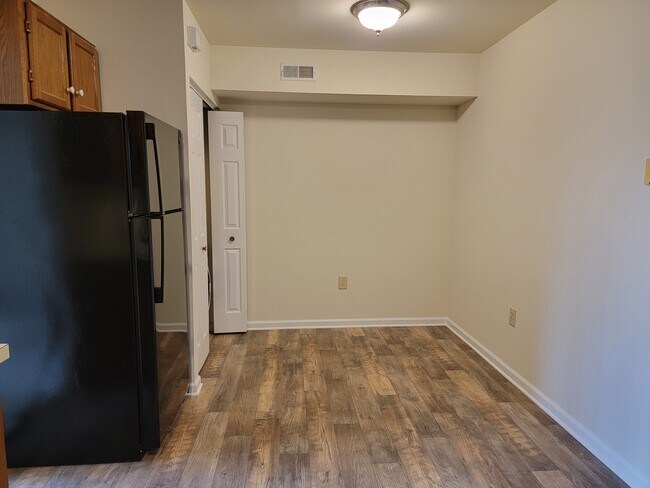 Photo - 665 Brunnerville Rd