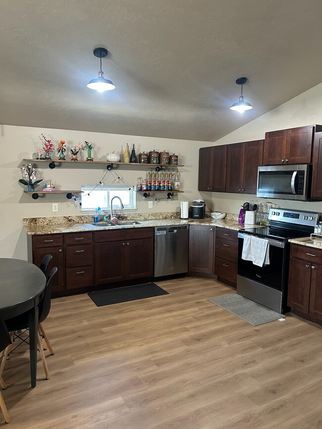 Building Photo - 450 N Montana St Rental