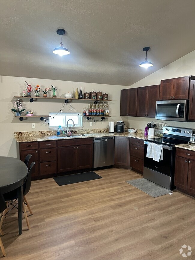Building Photo - 450 N Montana St Rental